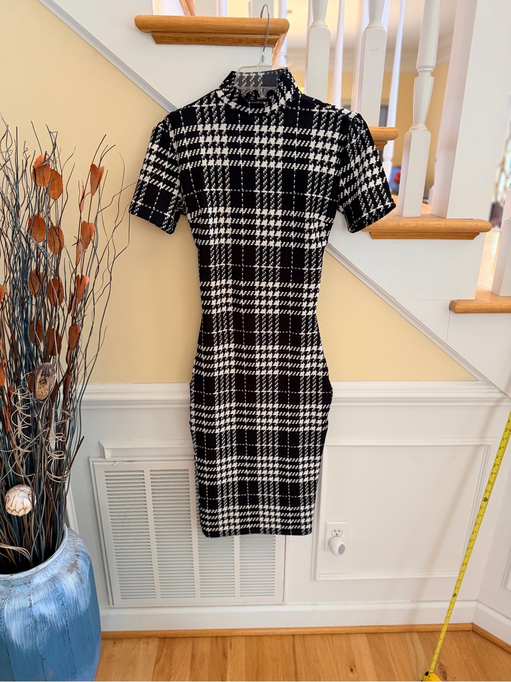 Ladies Siz Large SHEIN Black & White Plaid Short-Sleeve Knit Mini Dress SEXY FIT